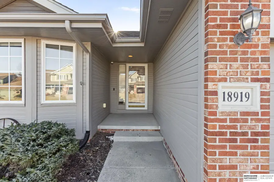 18919 Margo Street, Omaha, NE 68136 - Image #3