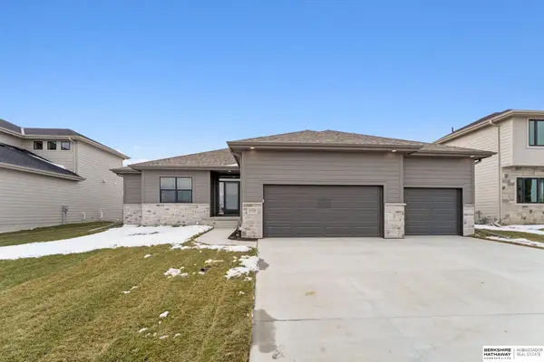6326 N 207 Street, Elkhorn, NE 68022