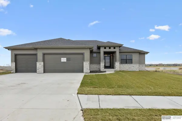 6131 S 215th Circle, Elkhorn, NE 68022
