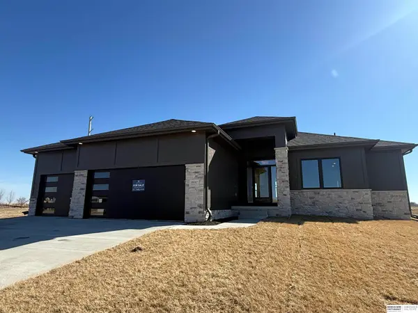 18067 Sycamore Drive, Gretna, NE 68028