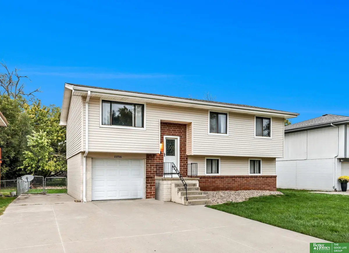 23706 Walnut Circle, Waterloo, NE 68069 - Image #1