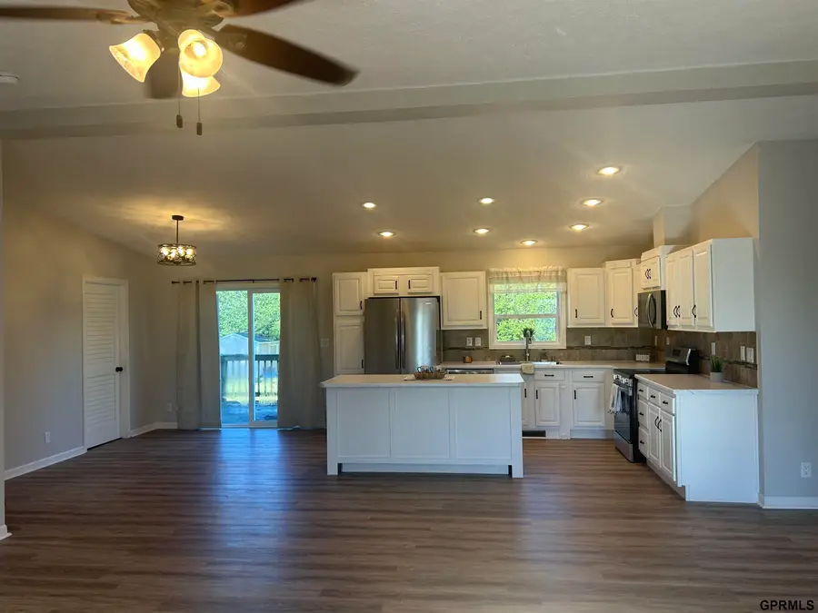 16410 Iske Drive, Bellevue, NE 68123 - Image #2