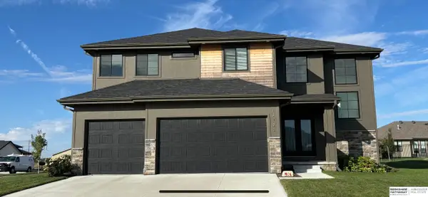 12122 S 205th Street, Gretna, NE 68028