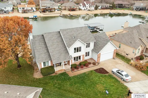 7912 Kona Circle, Papillion, NE 68046