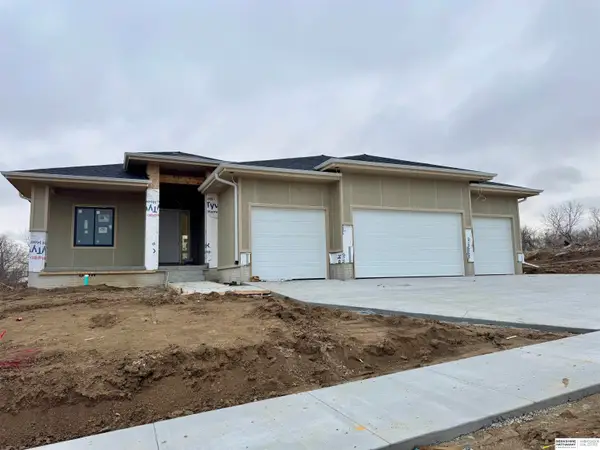 8958 Von Street, Papillion, NE 68046