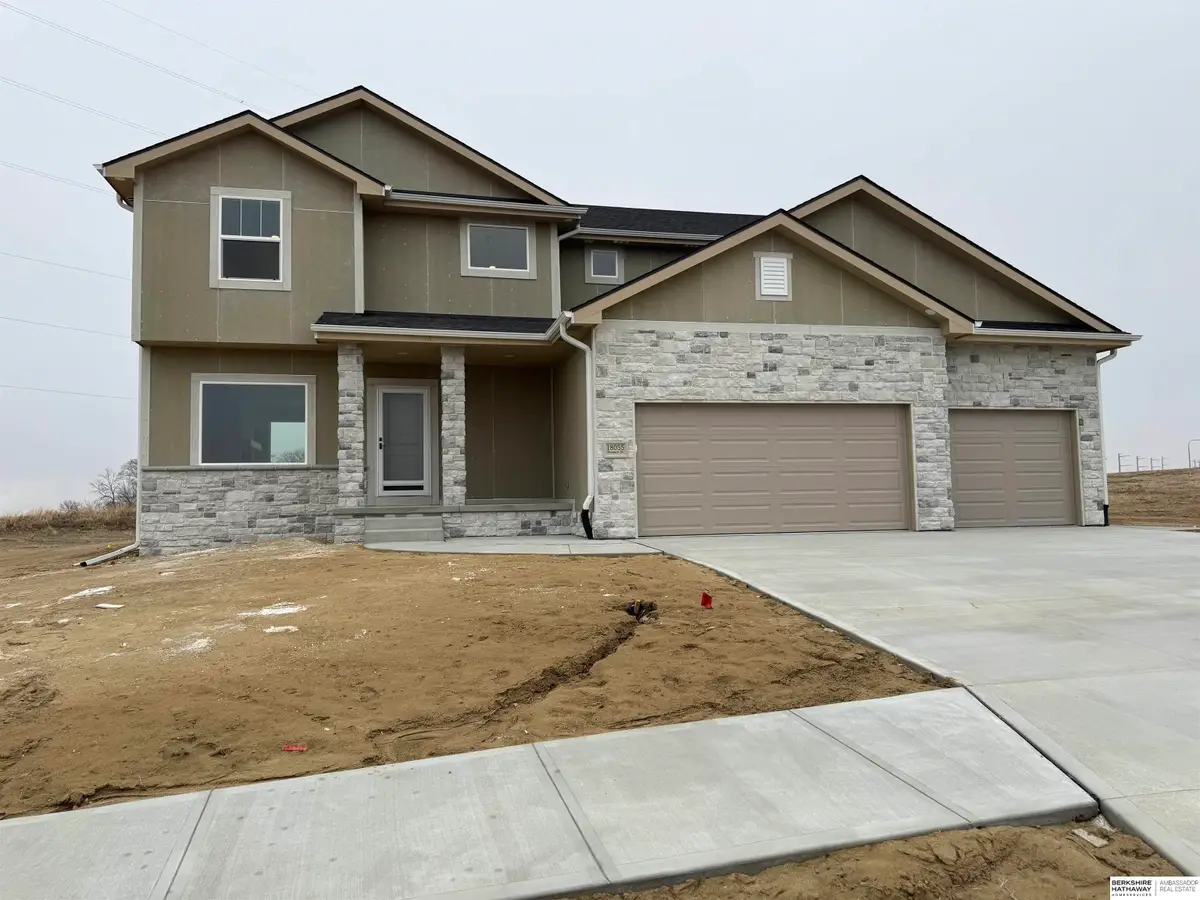 18055 Sycamore Drive, Gretna, NE 68028 - Image #1