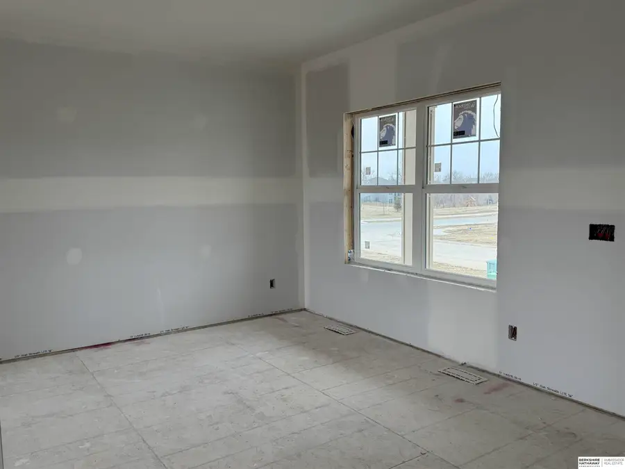 20808 Kansas Avenue, Elkhorn, NE 68022 - Image #2