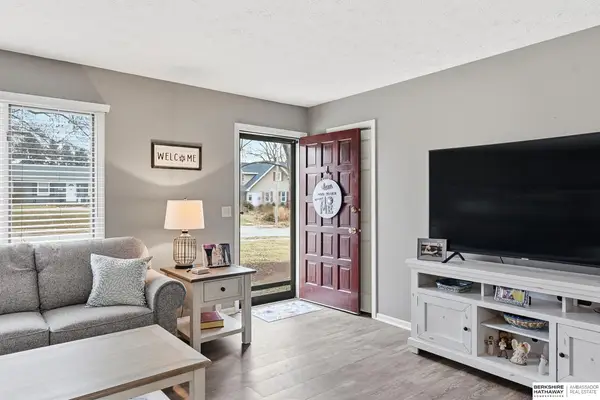 9211 Pauline Street, Omaha, NE 68124