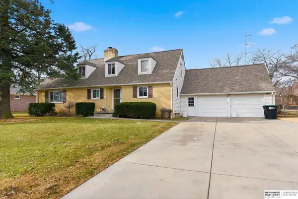 1116 Loveland Drive, Omaha, NE 68124