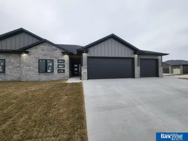9401 Delano Drive, Lincoln, NE 68516