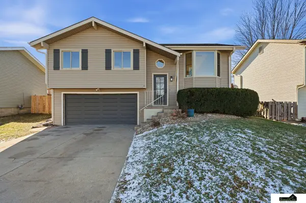 2121 W Cove Court, Lincoln, NE 68522