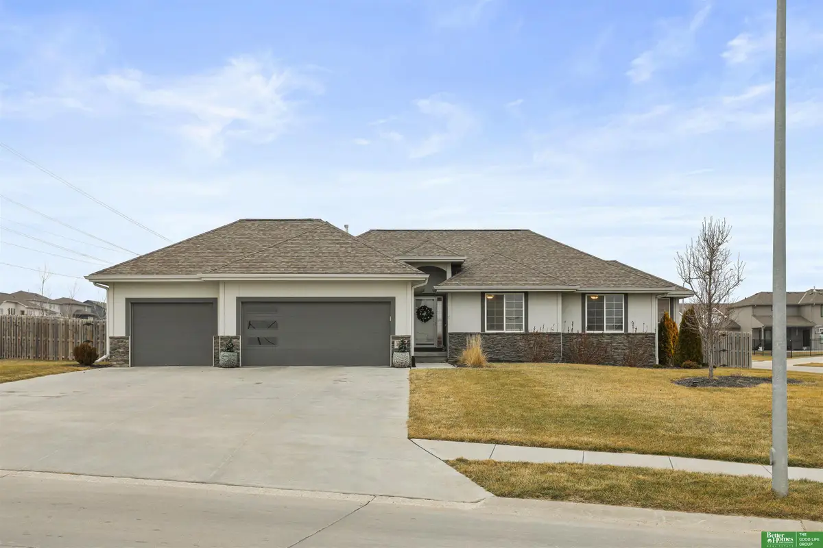 18606 George Miller Parkway, Elkhorn, NE 68022 - Image #1