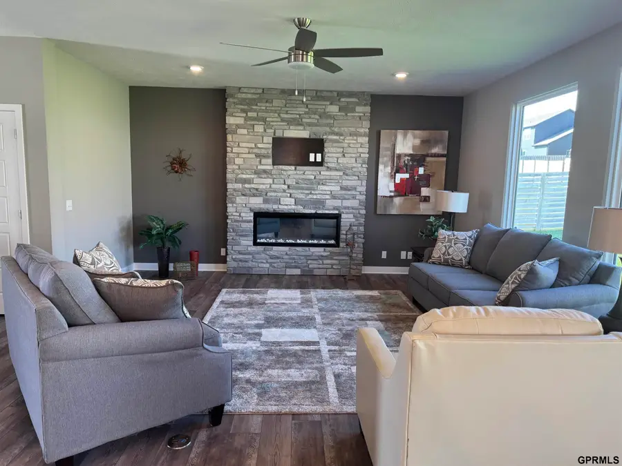 10926 Hardwood Drive, Papillion, NE 68046 - Image #3