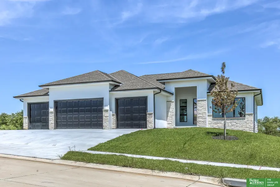 10008 Laramie Street, Papillion, NE 68046 - #2