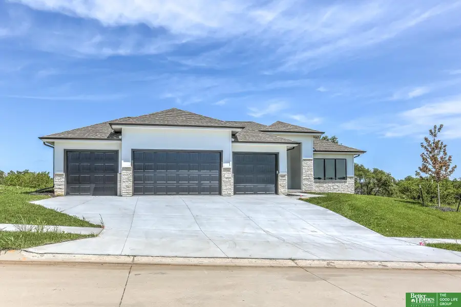 10008 Laramie Street, Papillion, NE 68046 - #3