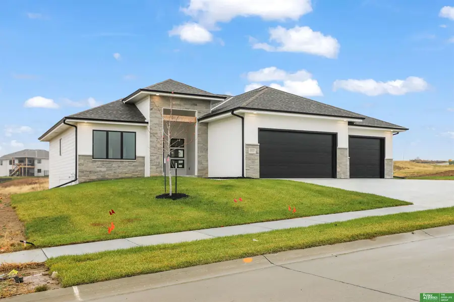 10023 Prospect Street, Papillion, NE 68046 - Image #2