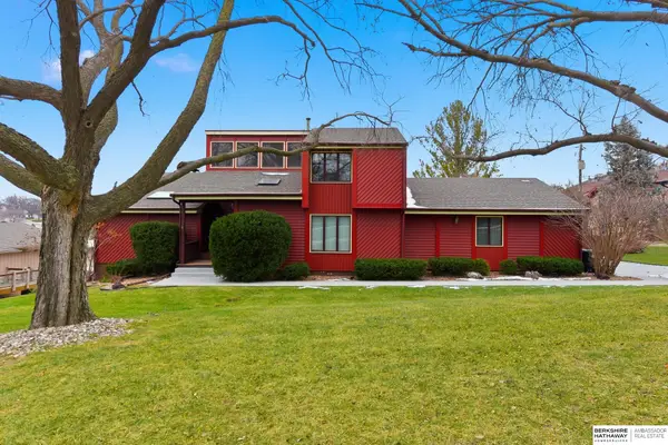 8514 Douglas Street, Omaha, NE 68114