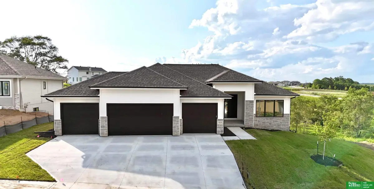 10110 Laramie Street, Papillion, NE 68046 - #1