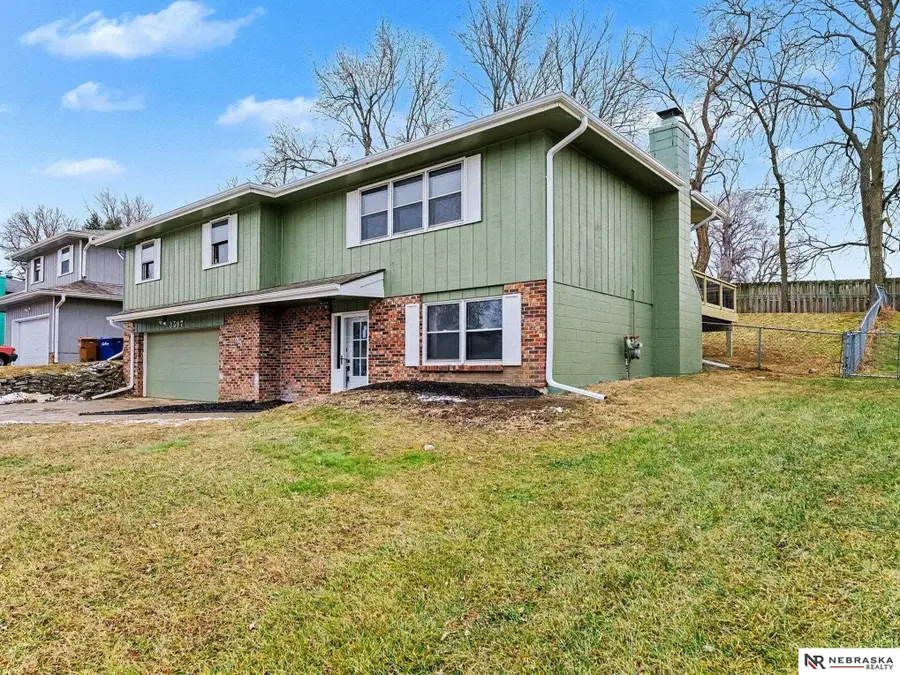 3507 Lynnwood Drive, Bellevue, NE 68123 - Image #2