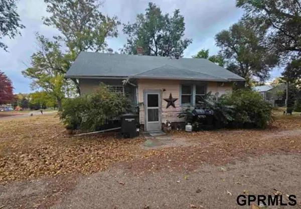 214 N Alexander Avenue, Clay Center, NE 68933