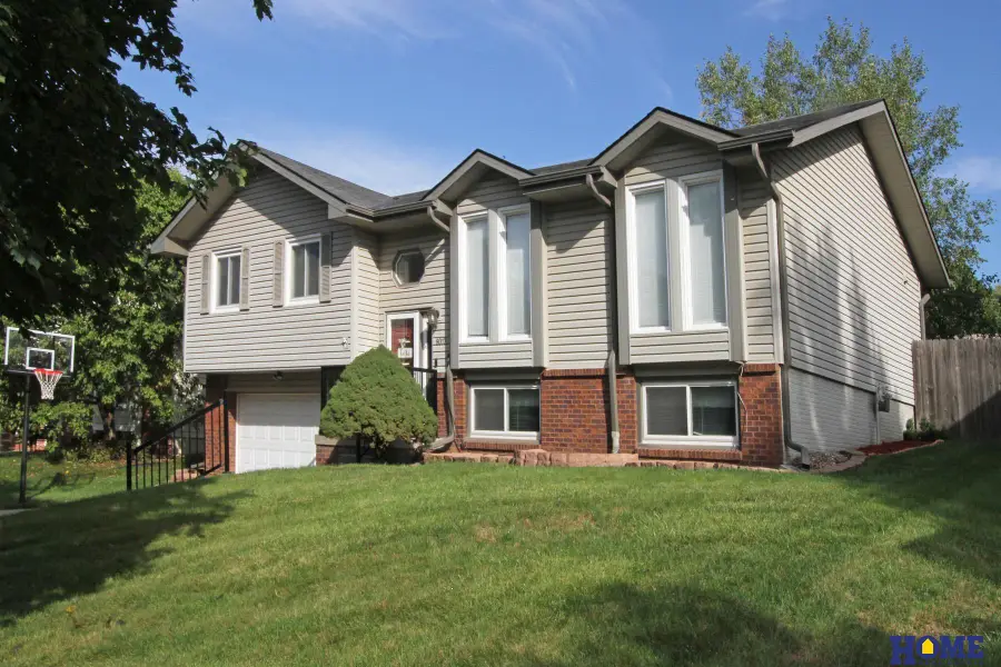 8012 Meredeth Street, Lincoln, NE 68506 - Image #3