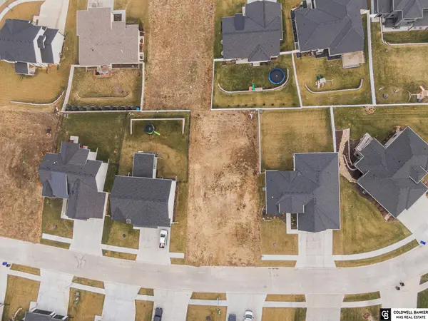 8213 N 167 Avenue, Bennington, NE 68007