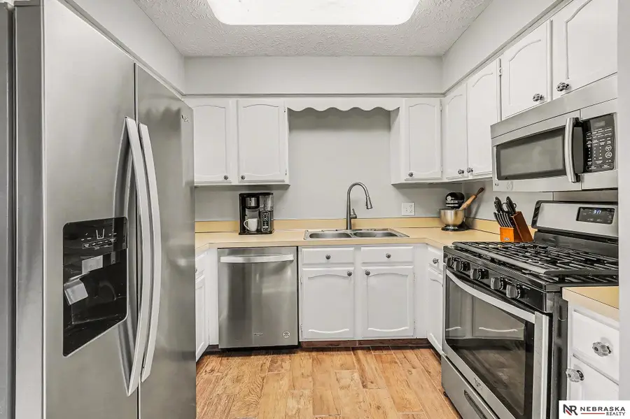 10512 Laurel Avenue, Omaha, NE 68134 - Image #3