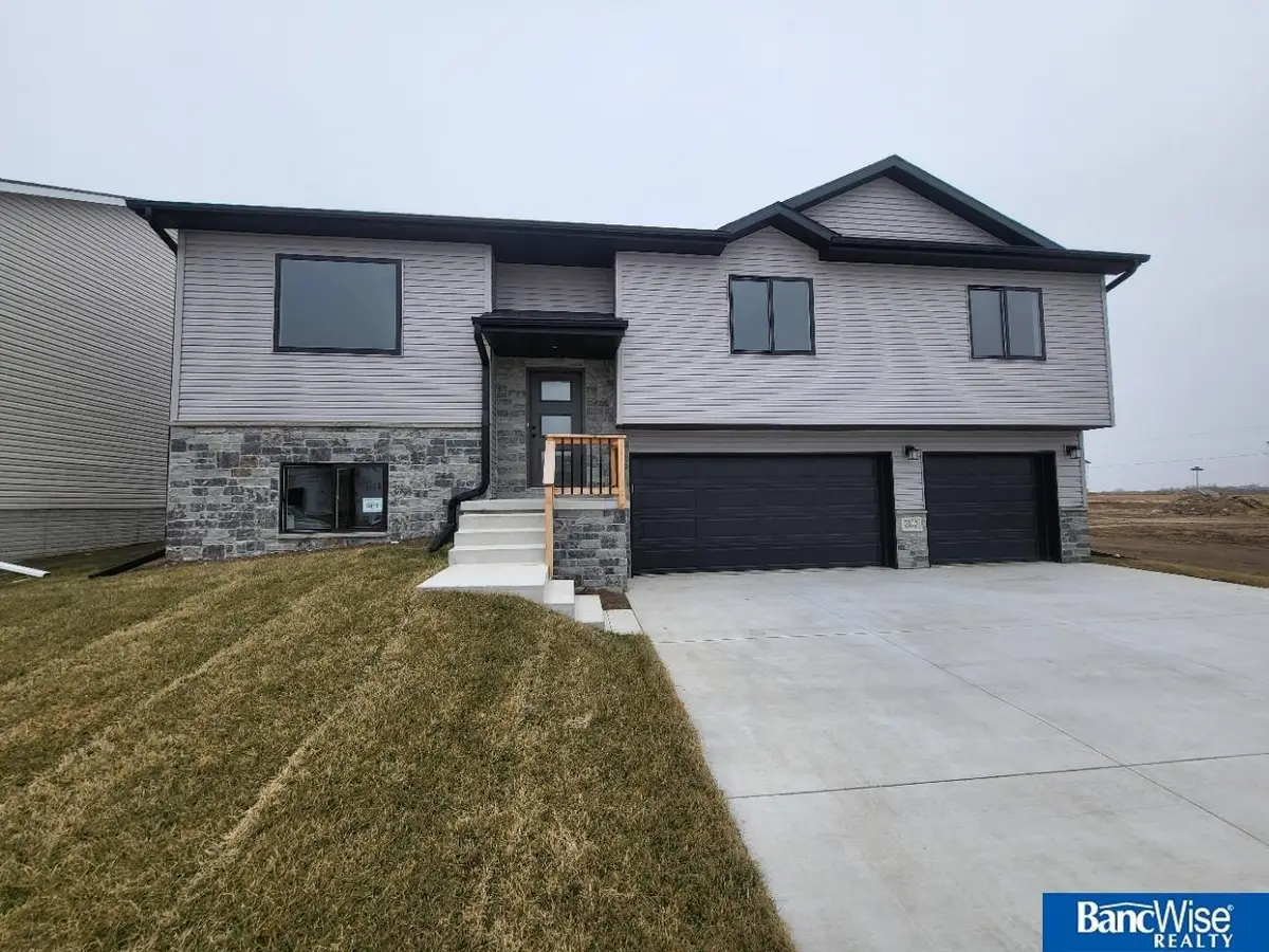 5815 SW 9th Street, Lincoln, NE 68523 - Image #1