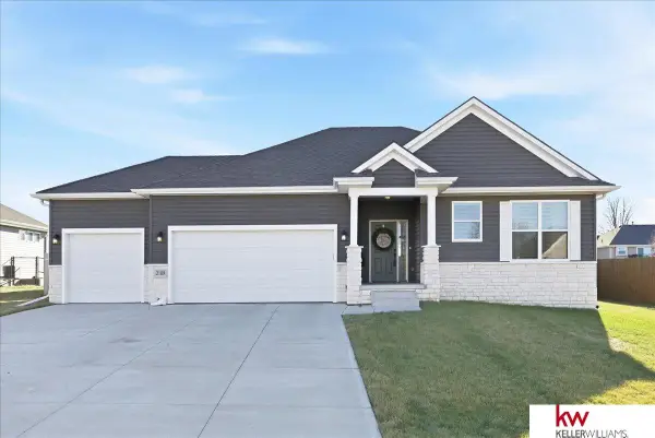 2109 Hedgeapple Road, Plattsmouth, NE 68048
