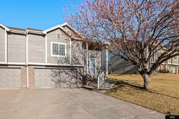 1018 Gold Coast Road, Papillion, NE 68046