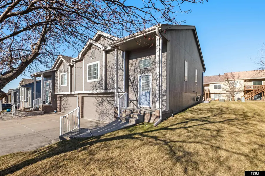 1018 Gold Coast Road, Papillion, NE 68046 - Image #2