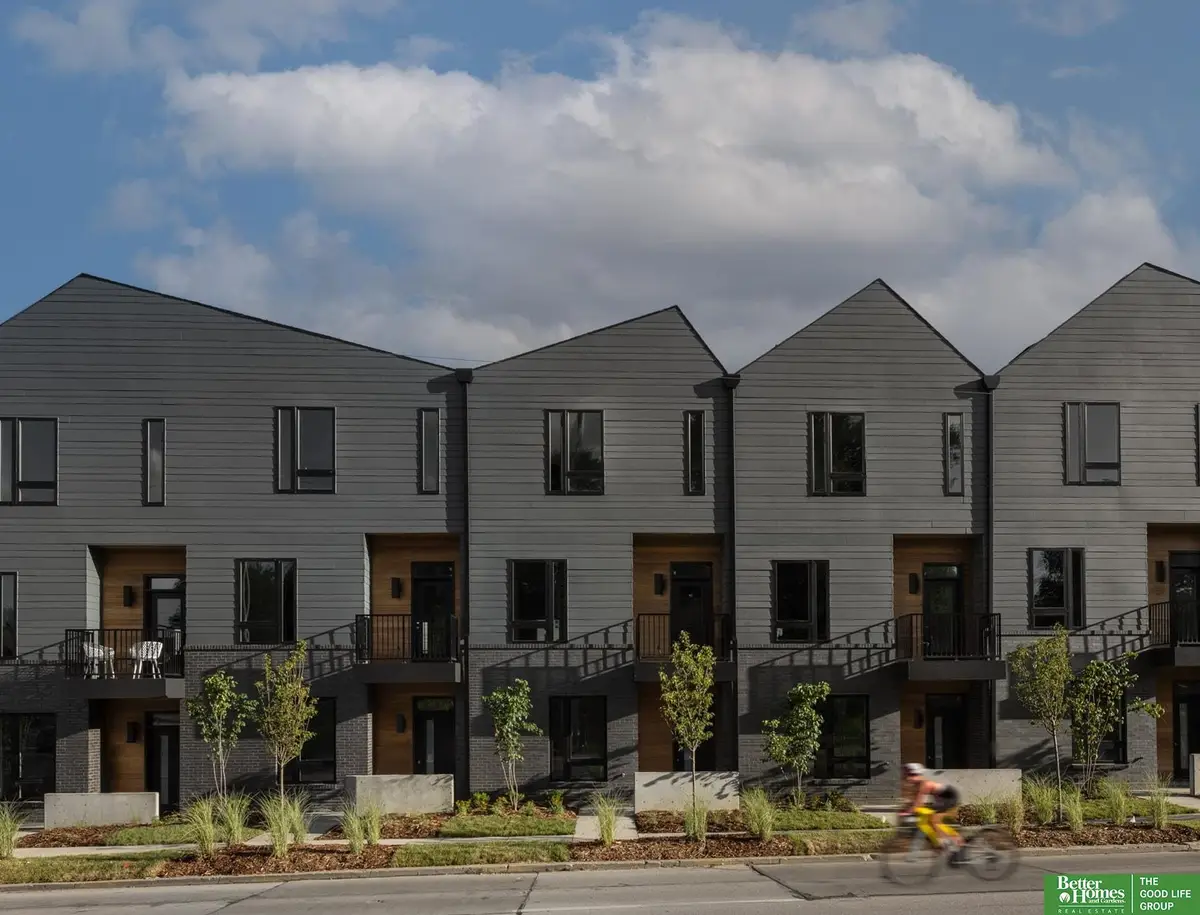 5321 Elmwood Plaza, Omaha, NE 68106 - Image #1