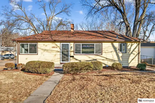 3818 Pinkney Street, Omaha, NE 68111