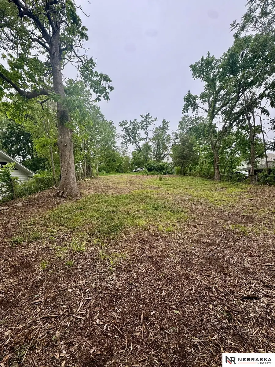 3835 Saratoga Street, Omaha, NE 68111 - #2