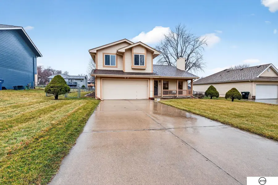 2106 Marilyn Drive, Papillion, NE 68046 - Image #2