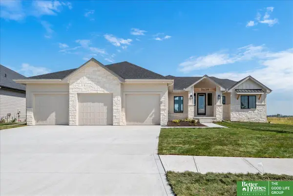 3639 S 218th Avenue, Elkhorn, NE 68022