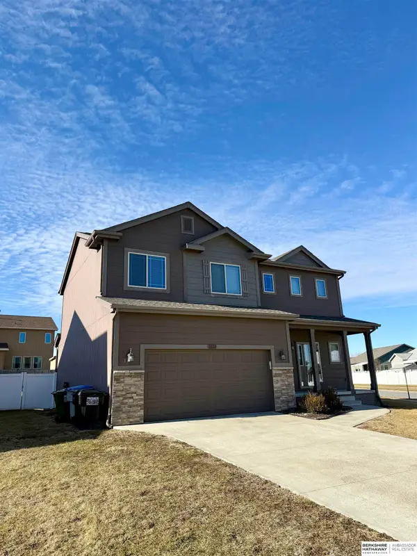 8604 S 68th Street, Papillion, NE 68133