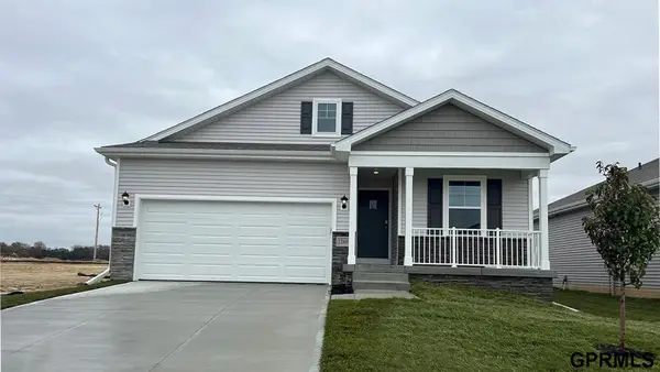 12707 S 205th Avenue, Gretna, NE 68028