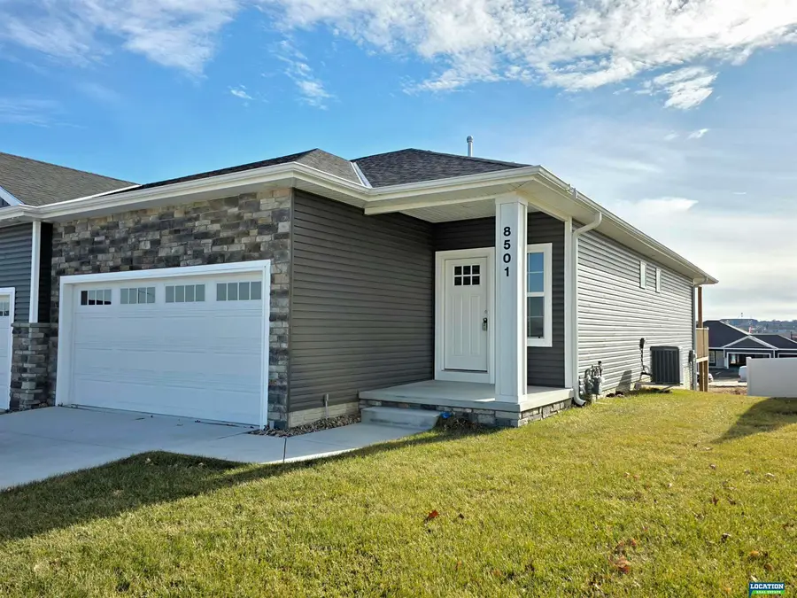 8501 Regent Court, Lincoln, NE 68507 - Image #2