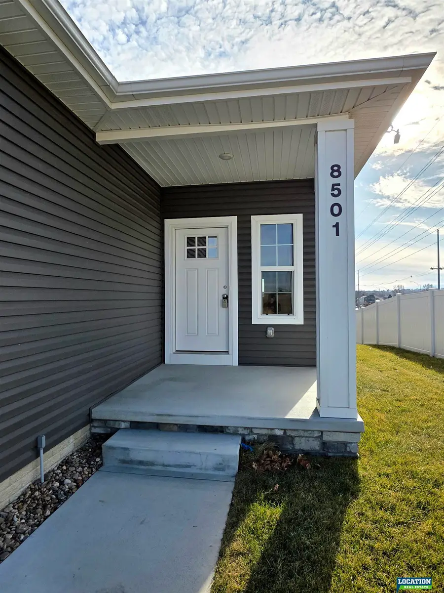 8501 Regent Court, Lincoln, NE 68507 - Image #3