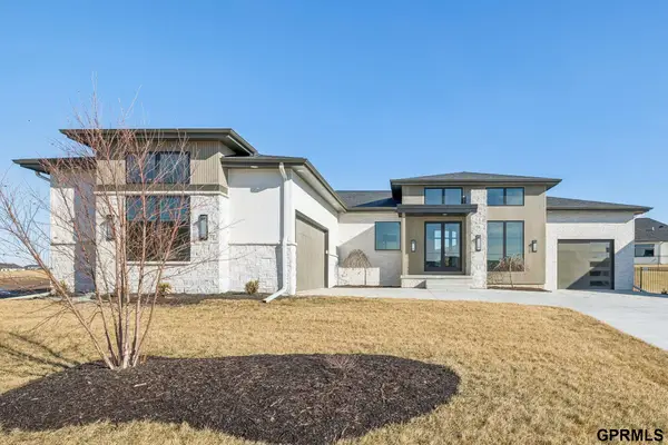 5763 Kestrel Parkway, Elkhorn, NE 68022