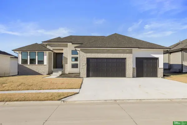 5444 N 212th Street, Elkhorn, NE 68022