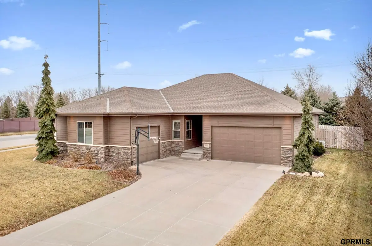 18601 Mason Street, Elkhorn, NE 68022 - Image #1