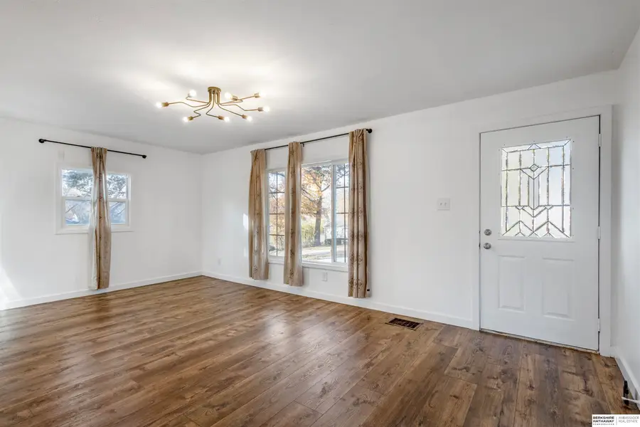 6615 Charles Street, Omaha, NE 68132 - Image #2