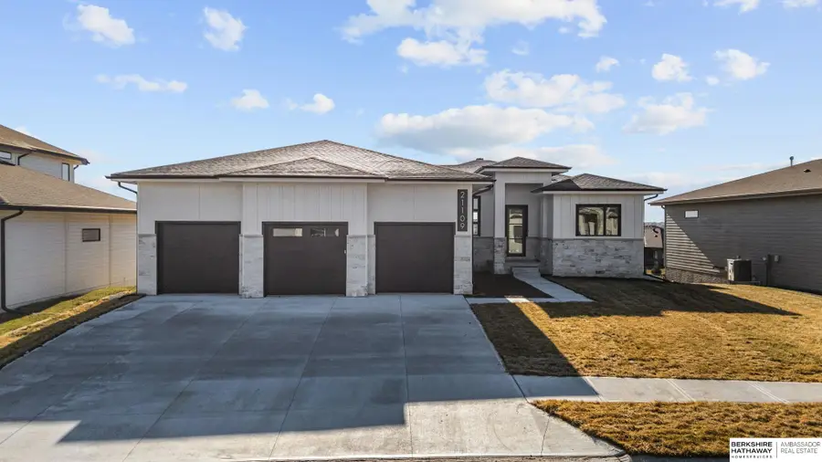 21109 Atwood Avenue, Elkhorn, NE 68022 - Image #2