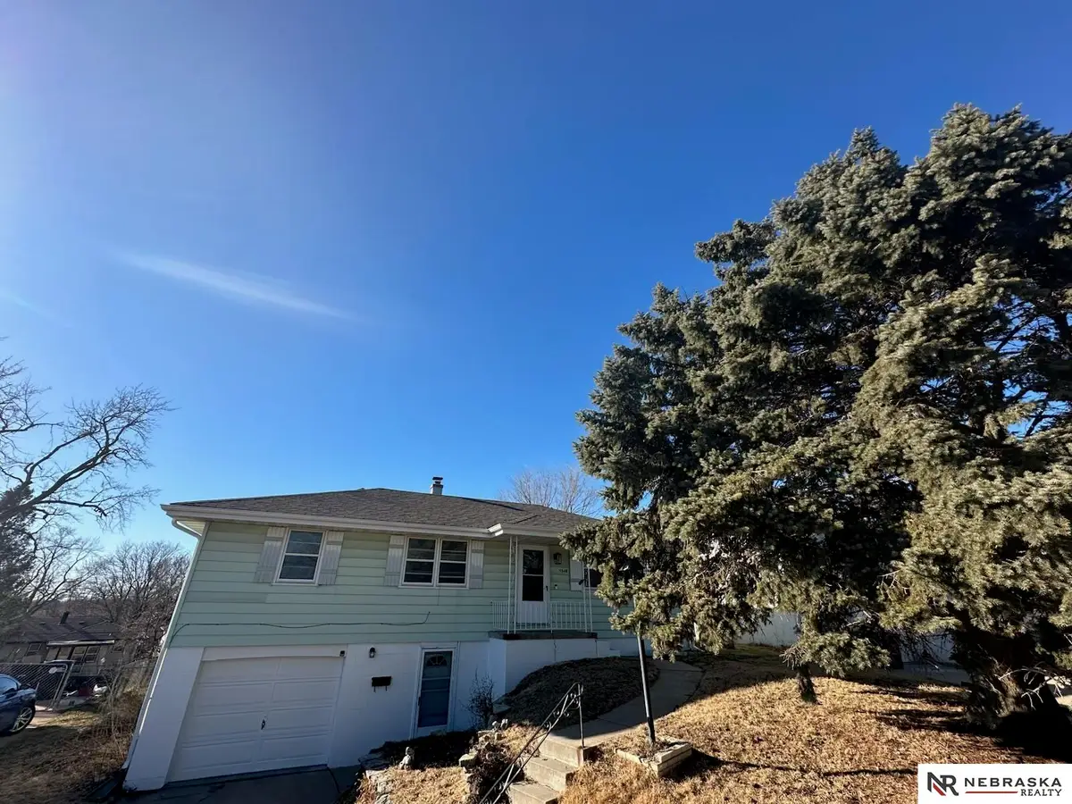 5548 N 61 Street, Omaha, NE 68104 - Image #1