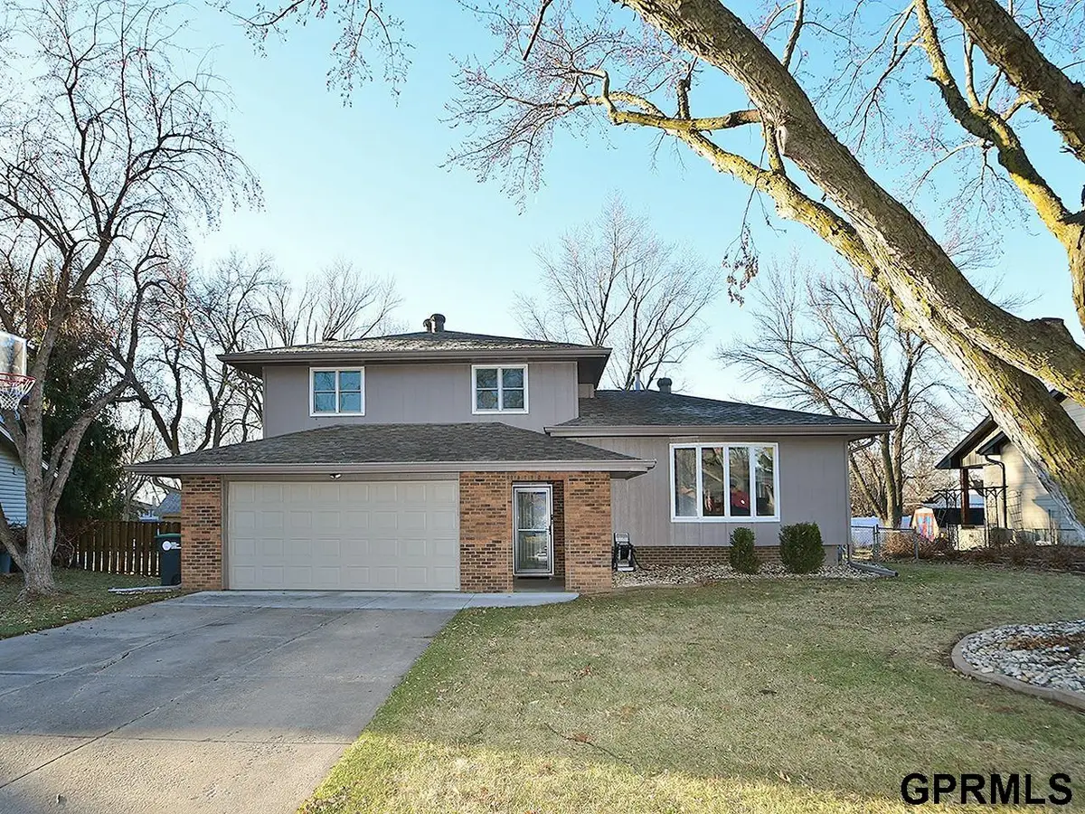 21319 Fieldcrest Drive, Elkhorn, NE 68022 - Image #1