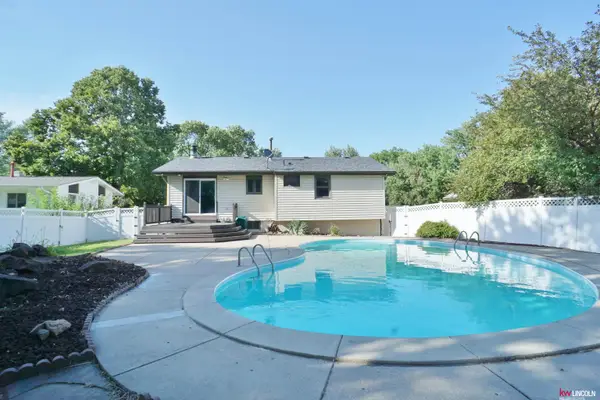 2521 County Down Court, Lincoln, NE 68512