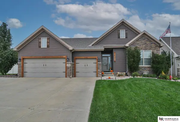 17116 Joanne Drive, Omaha, NE 68136