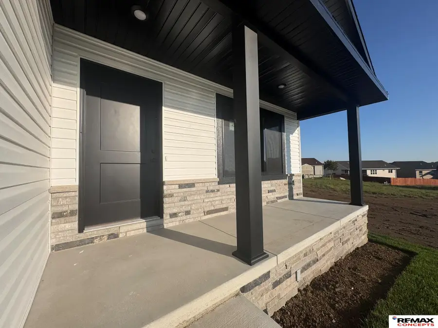 4324 Woodside Village Drive, Lincoln, NE 68528 - Image #2